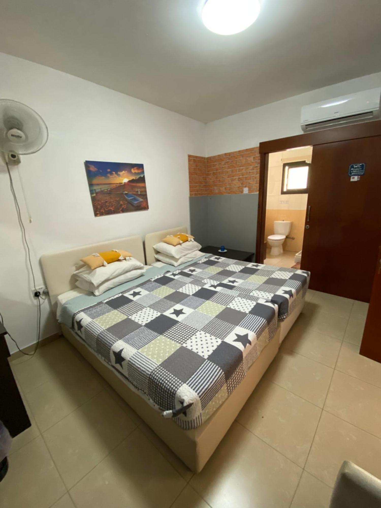 Marina'S Rooms Xrisopolitissa Larnaca Exterior foto
