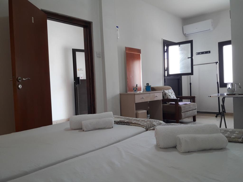 Marina'S Rooms Xrisopolitissa Larnaca Exterior foto