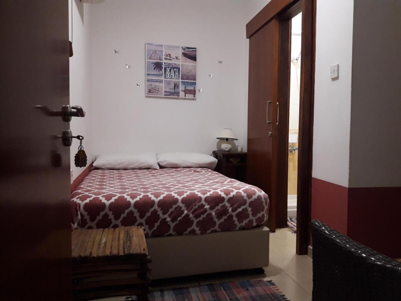 Marina'S Rooms Xrisopolitissa Larnaca Exterior foto